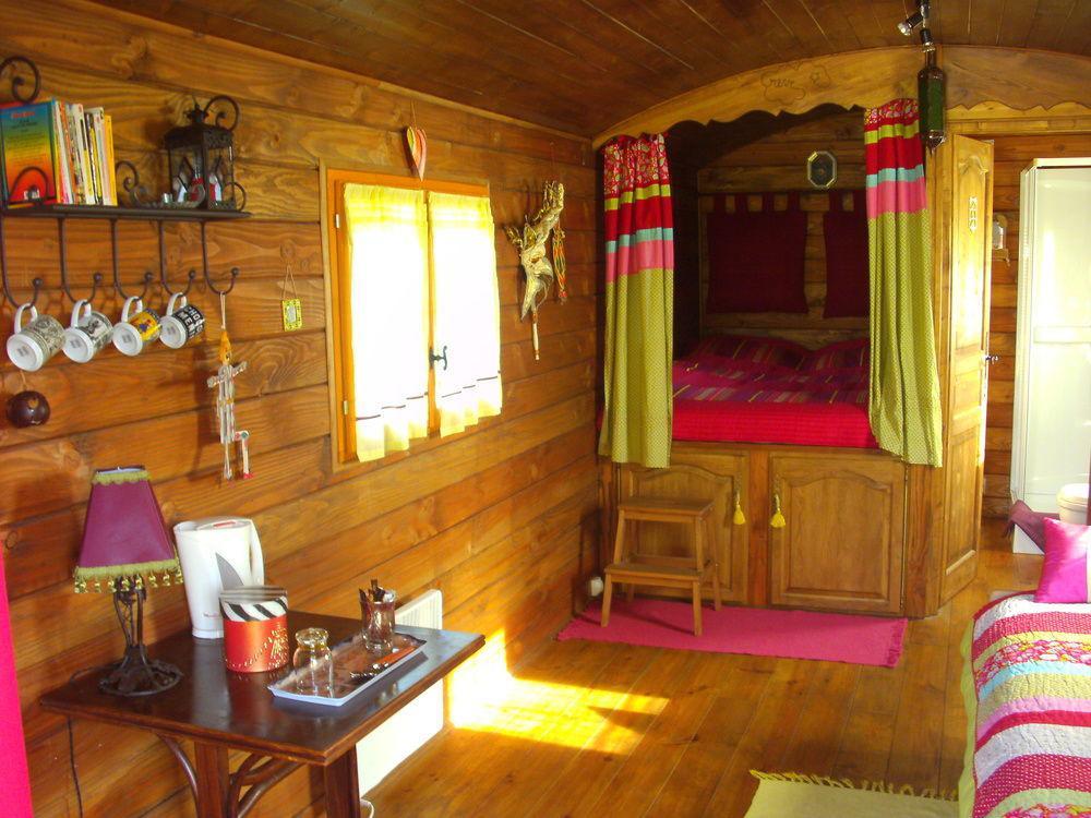 Villa Les Roulottes de la Brauderie à Brissarthe Extérieur photo