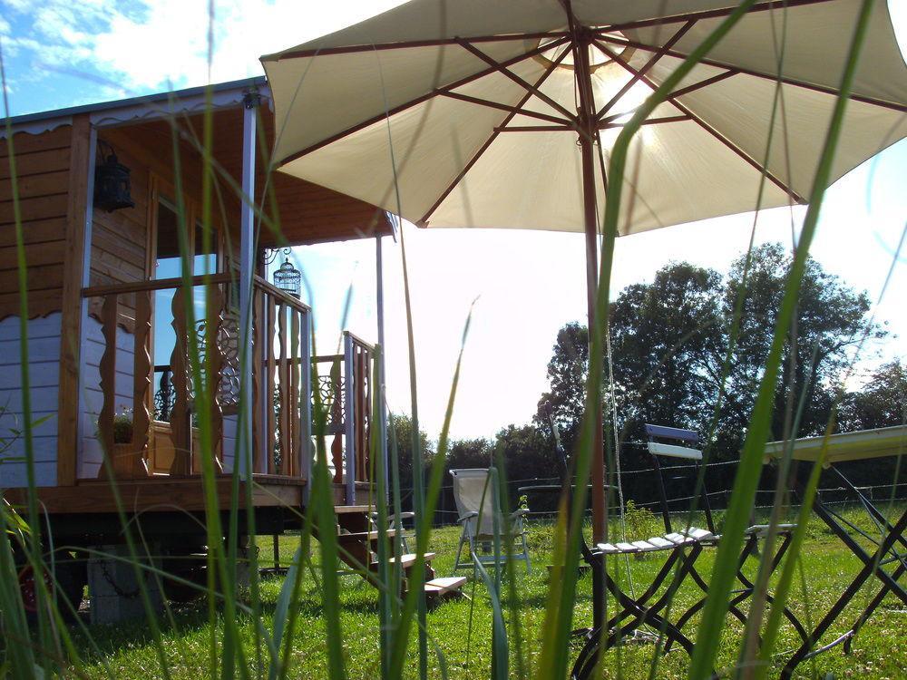 Villa Les Roulottes de la Brauderie à Brissarthe Extérieur photo