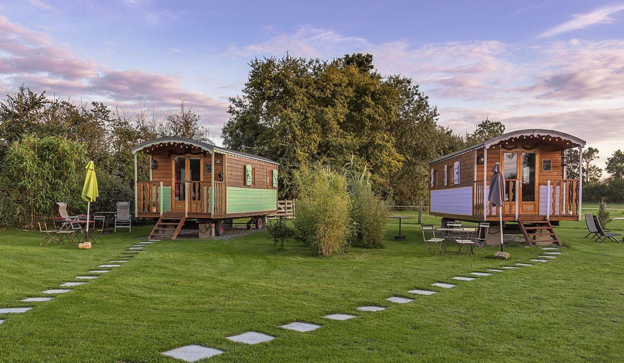Villa Les Roulottes de la Brauderie à Brissarthe Extérieur photo